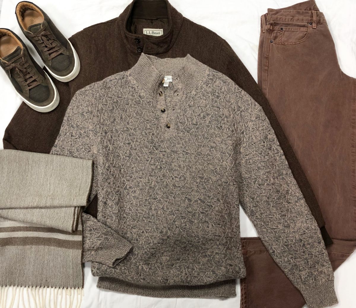 #Mechtamen
Бомбер L.L.Bean размер XL цена 15 655 руб 
Свитер /кашемир/ BRIONI размер 62 цена 23 483 руб 
Джинсы SLVRLAKE размер XXL цена 4 697 руб 
Кеды FABIANORICCI размер 44 цена 10 959 руб