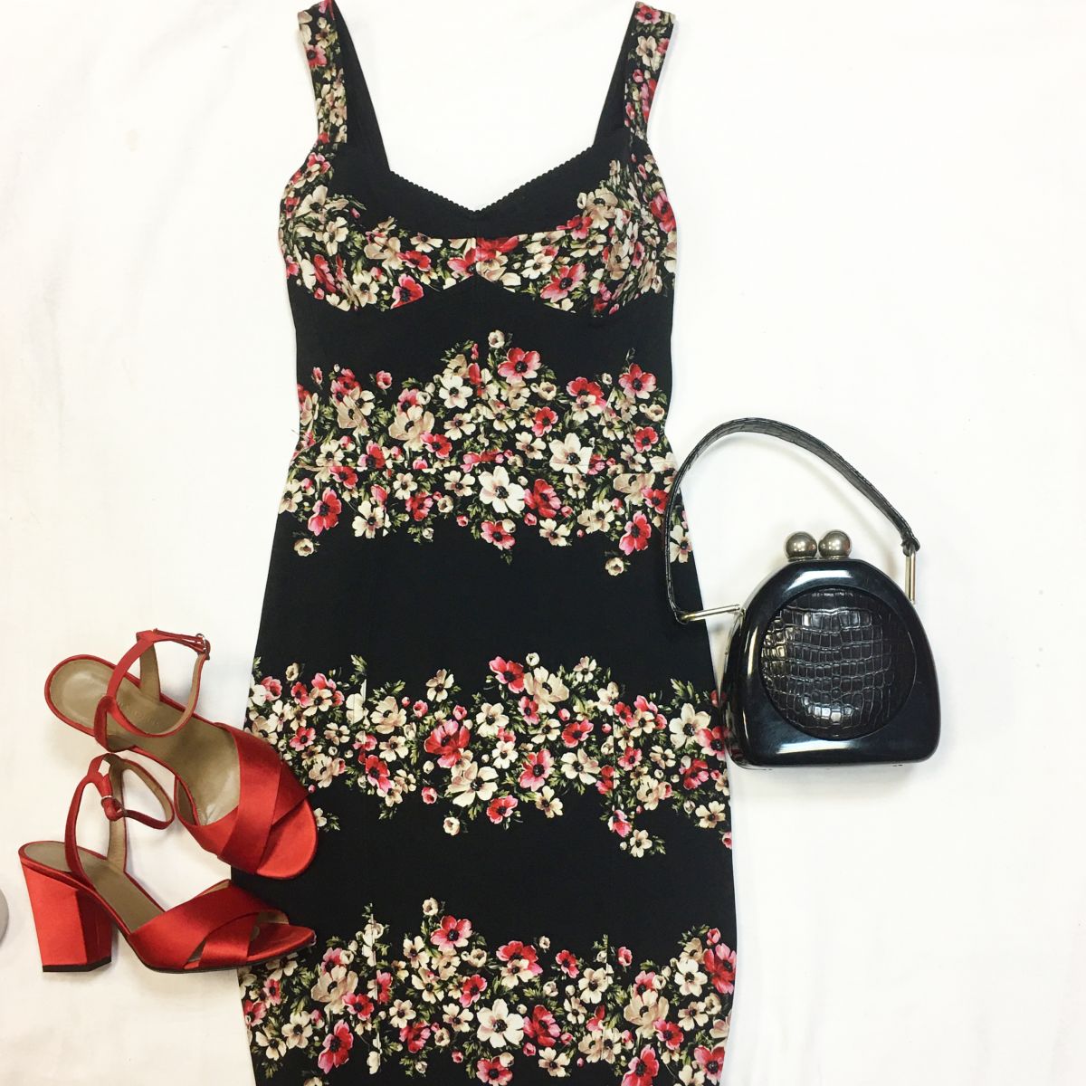 Платье Dolce Gabbana  размер 38/42 цена 15 385 руб Туфли Sonia Rykiel  размер 38 цена 10 770 руб Сумочка /крокодил/