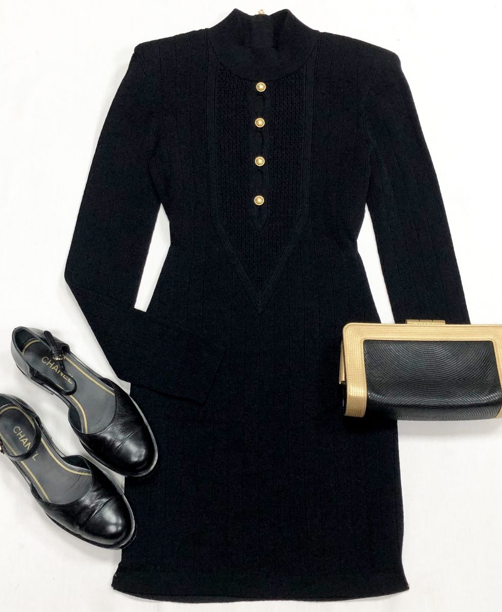 Платье Balmain размер 42 цена 39 138 руб
Туфли Chanel размер 39 цена 78 275 руб
Клатч Chanel