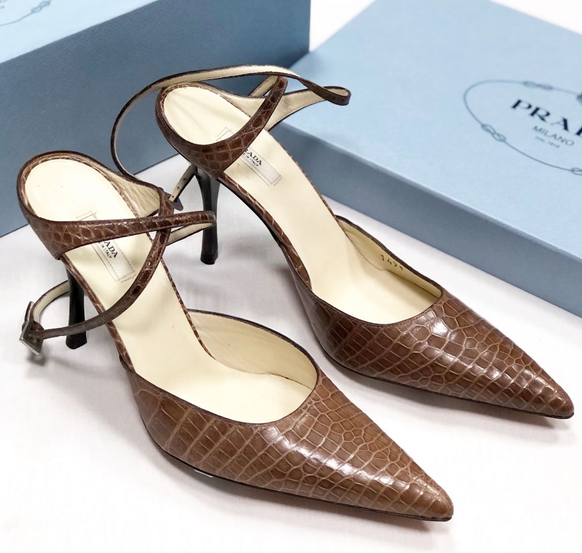 Босоножки/ крокодил/ Prada размер 36 цена 31 310 руб