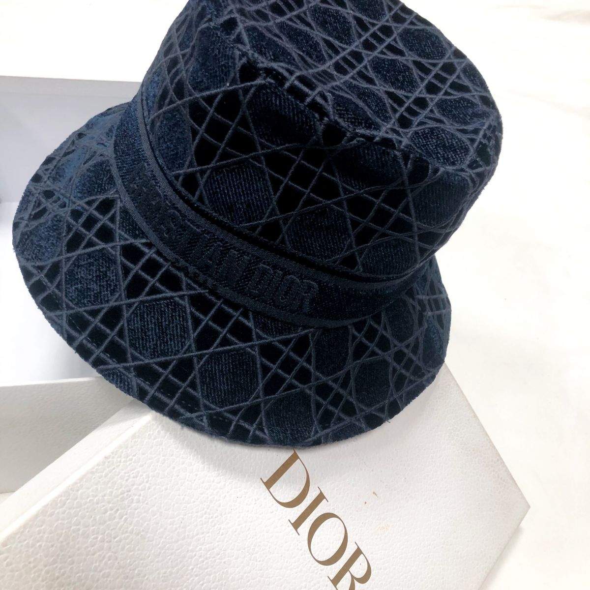 Шляпа Christian Dior цена 53 848 руб 