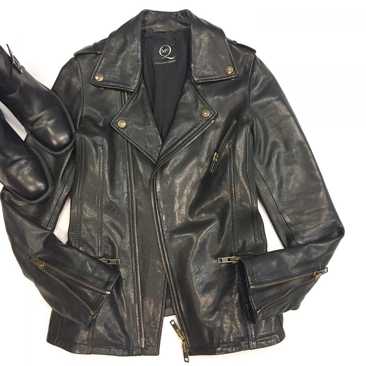 Куртка/кожа Alexander Mggueen размер 38 цена 12 308 руб Сапоги Chanel  размер 38.5 цена 15 385 руб