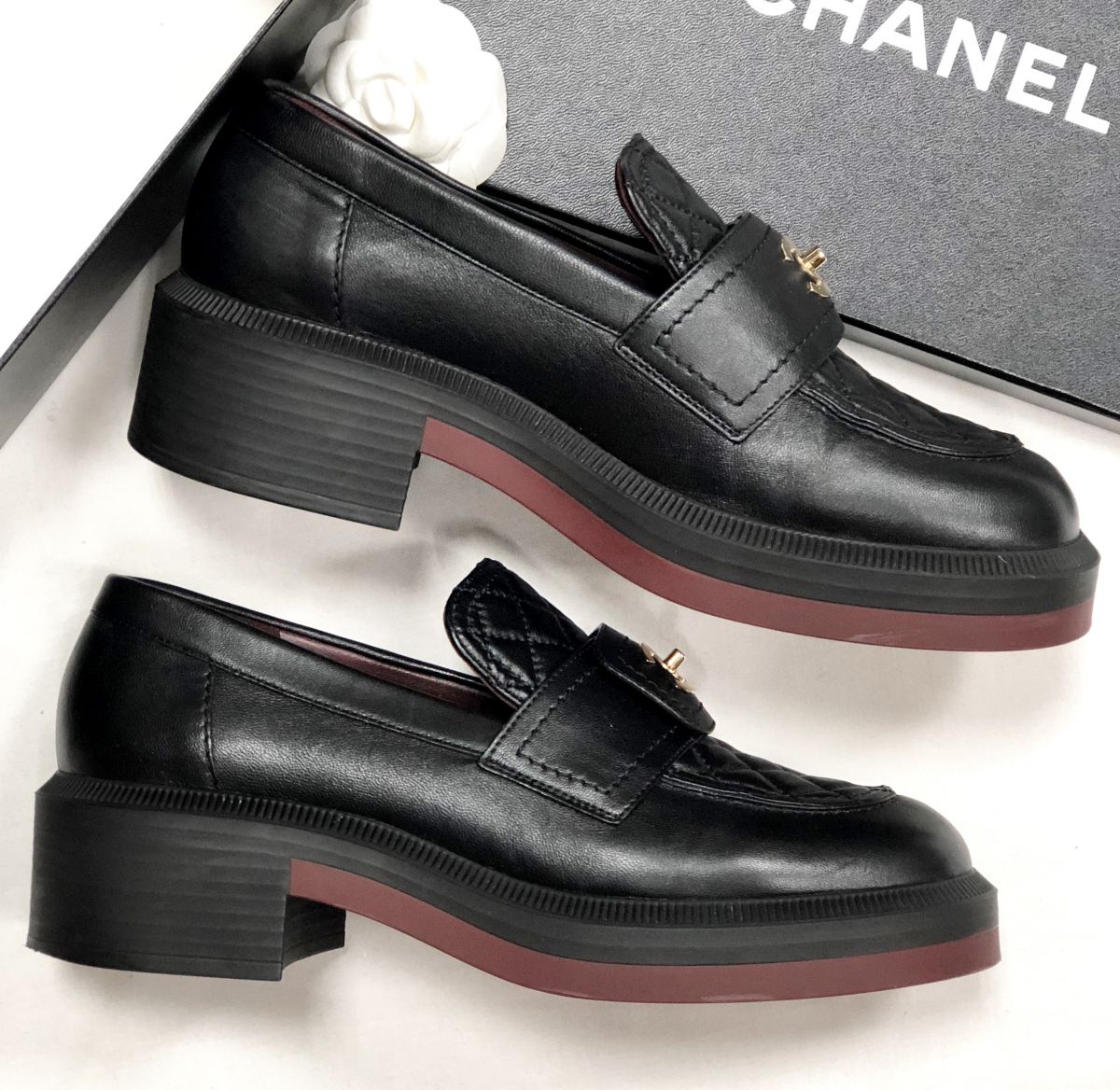 Лоферы Chanel размер 38 цена 62 620 руб


