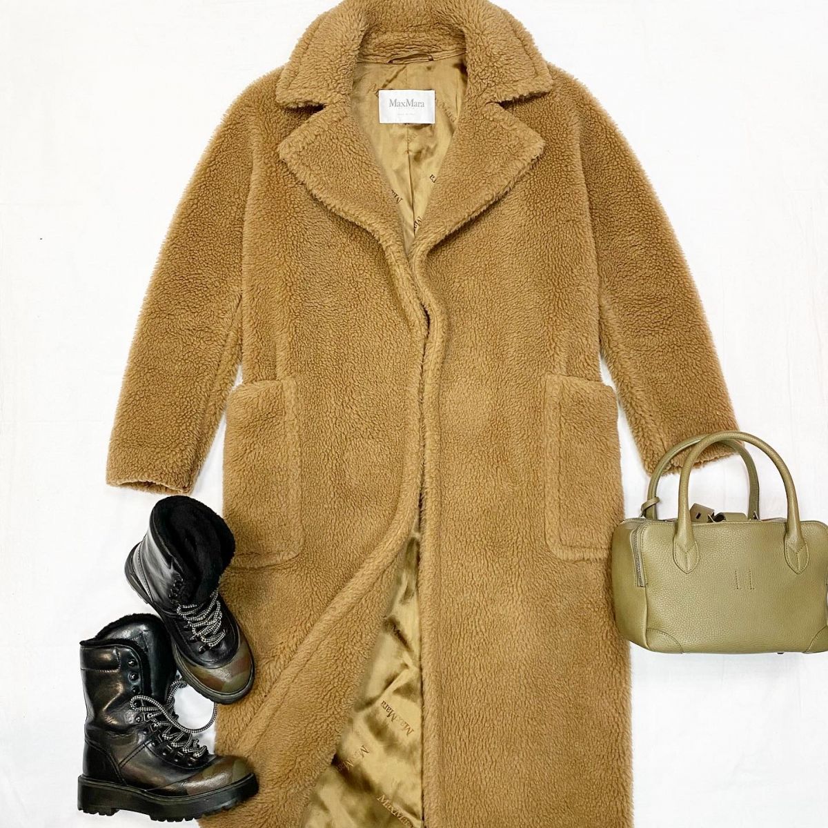 Пальто Max Mara размер 40 цена 46 155 руб Ботинки Prada размер 36 цена 18 463 рубСумка Golden Goose