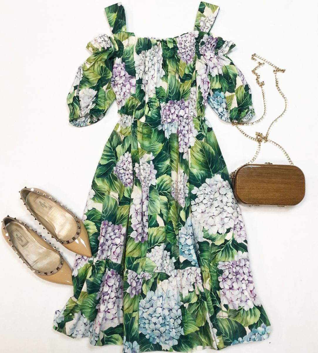Платье Dolce Gabbana размер 38 цена 23 078 рубБалетки Valentino размер 37 цена 15 385 руб