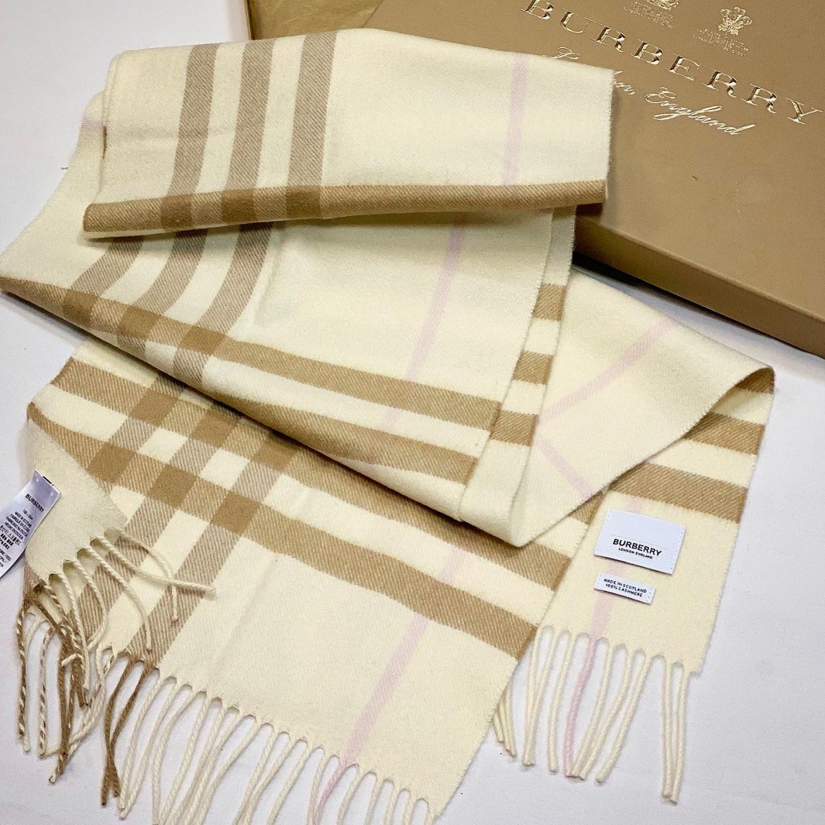 Шарф / кашемир / Burberry  цена 15 385 руб 