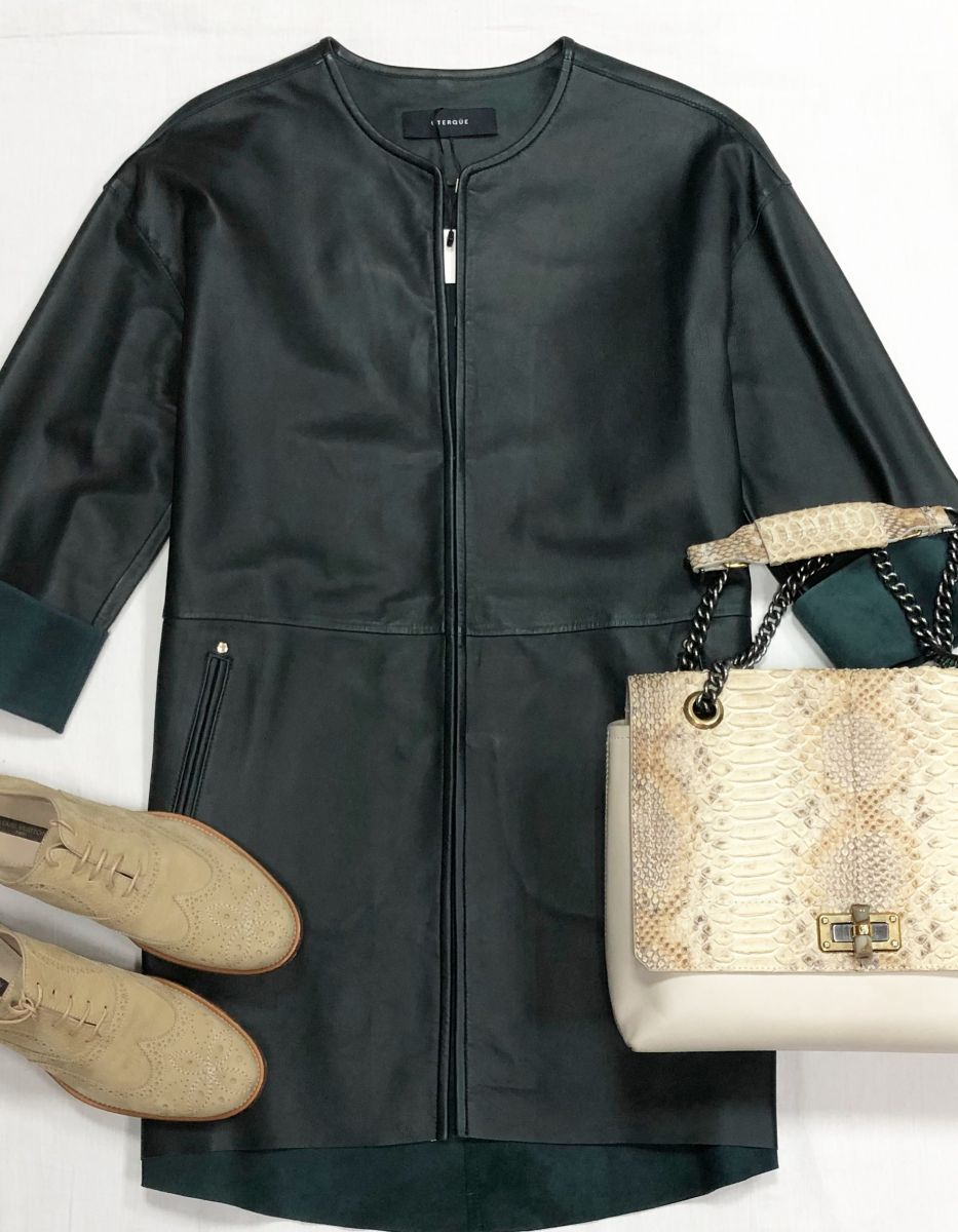 Плащ Uterque размер S цена 15 655 руб
Ботинки Louis Vuitton размер 37 цена 23 483 руб
Сумка Lanvin