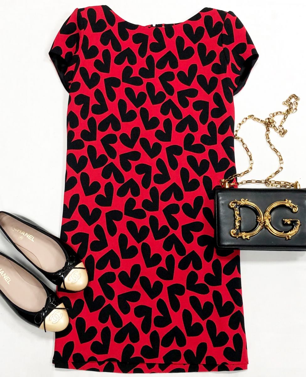 Платье Saint Laurent размер 38 цена 18 786 рубБалетки Chanel размер 38.5 цена 21 917 рубСумка Dolce Gabbana