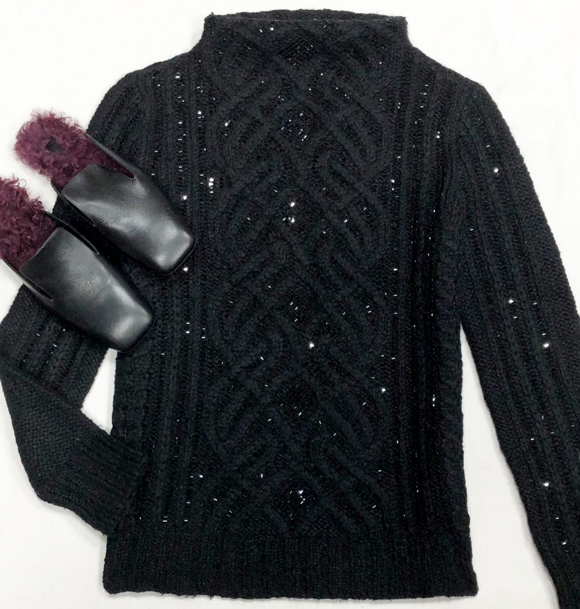 Свитер /камни/ ERMANNO Scervino размер 42 цена 23 078 руб
Сабо Jil Sander размер 37 цена 15 385 руб