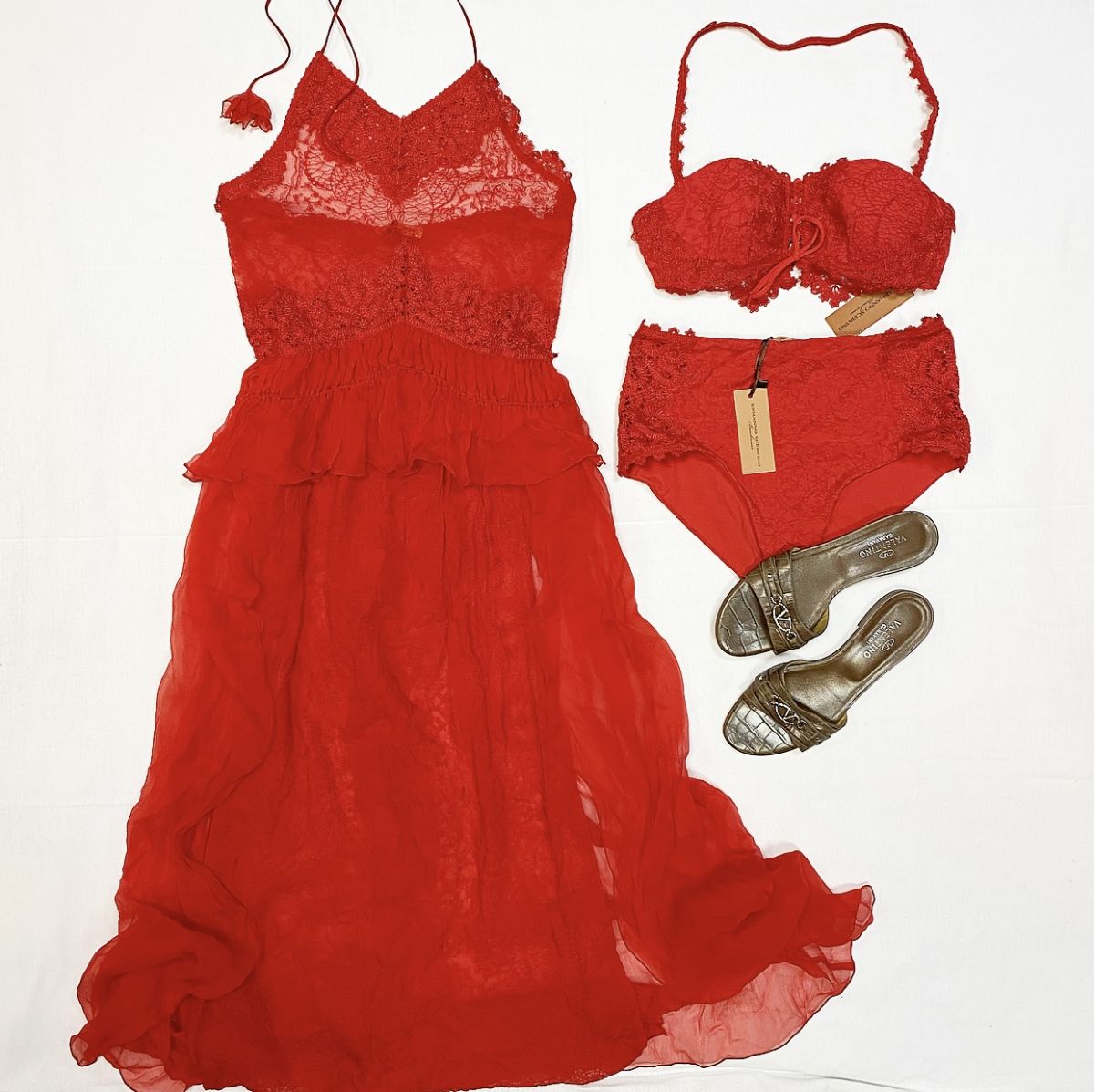 Комплект / туника + купальник / Ermanno Scervino размер 40 цена 23 078 руб Сабо Valentino размер 39 цена 23 078 руб