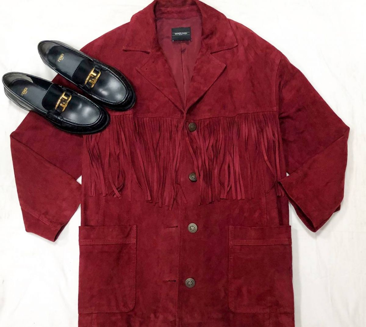 Жакет замшевый /бахрома/
SIMONETTA RAVIZZA размер S цена 31 310 руб 
Лоферы FENDI размер 39 цена 23 483 руб