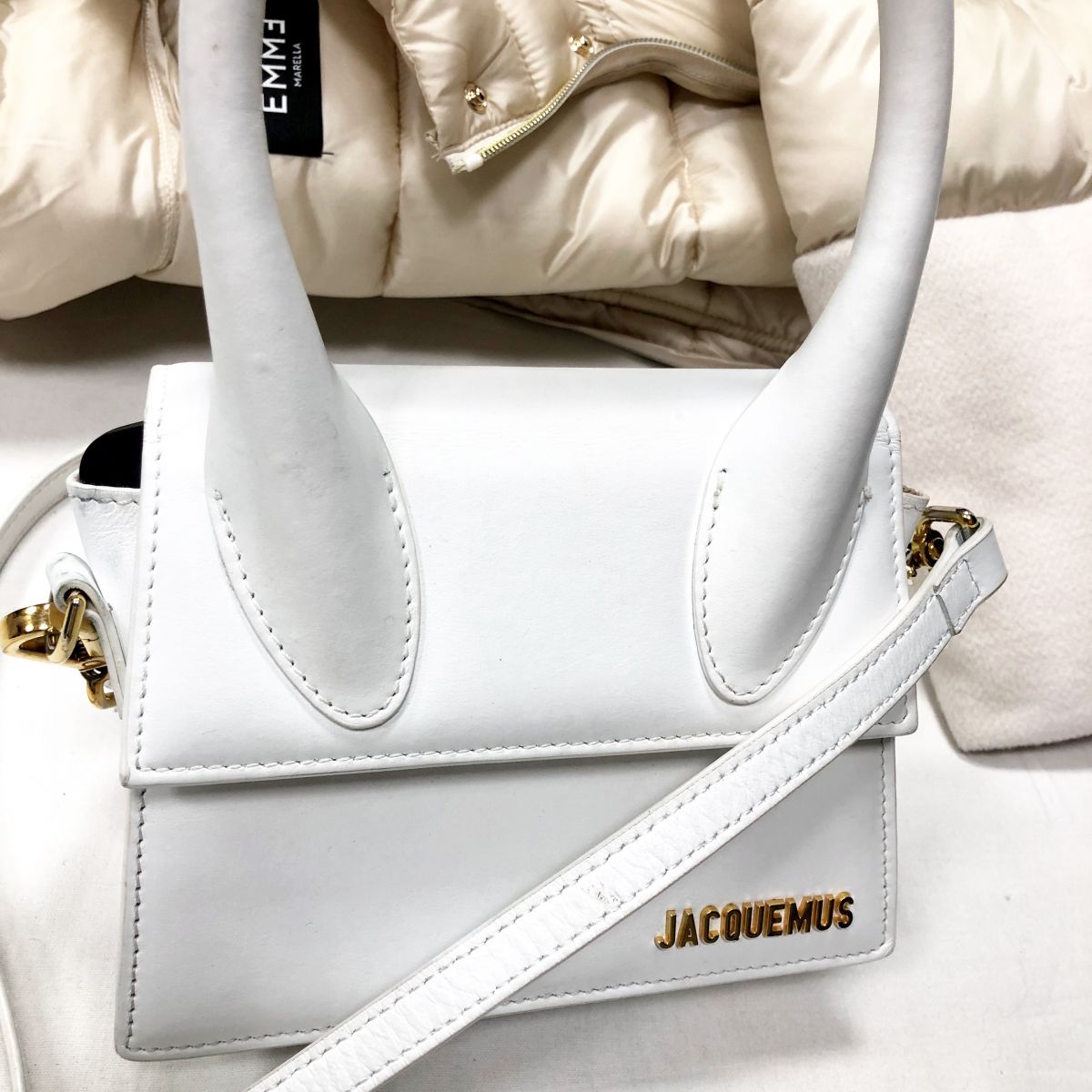 Сумочка JACQUEMUS цена 39
138 руб