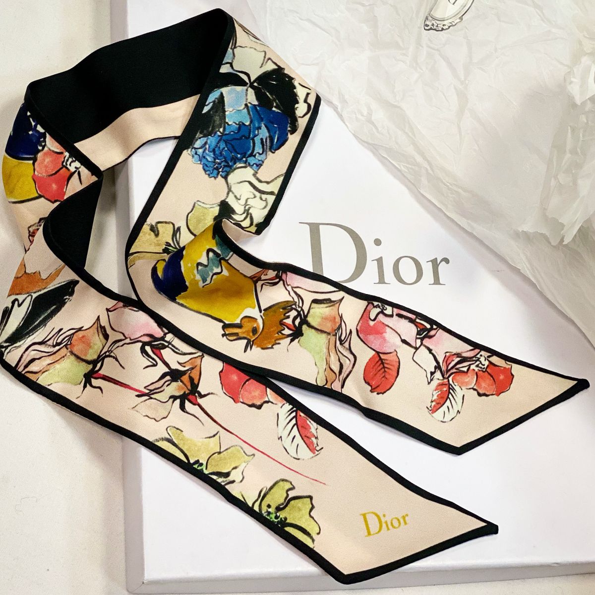 Твилли / шелк / Dior  цена 7 693 руб 