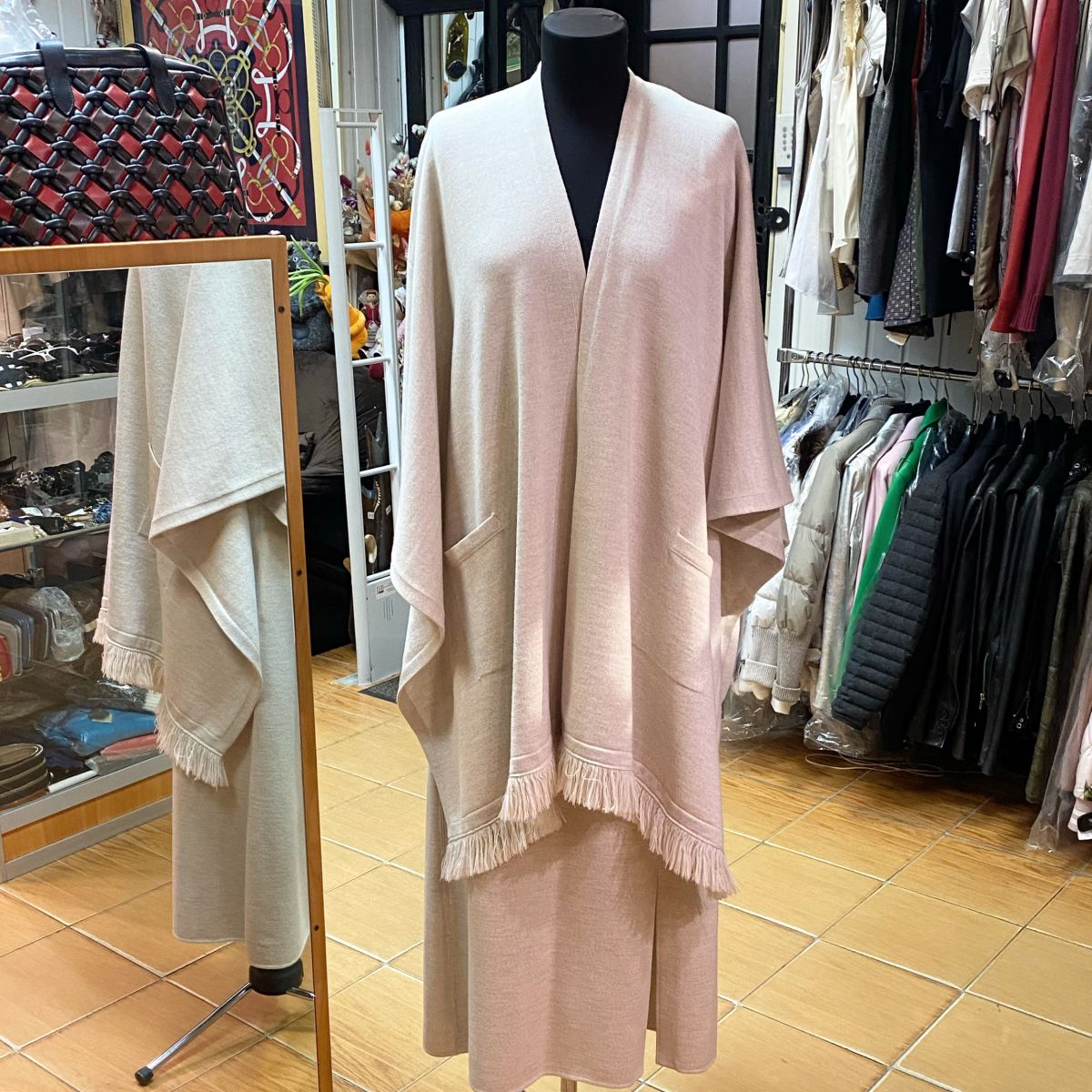 Костюм Пончо + Юбка Escada размер 34 цена 15 385 руб 