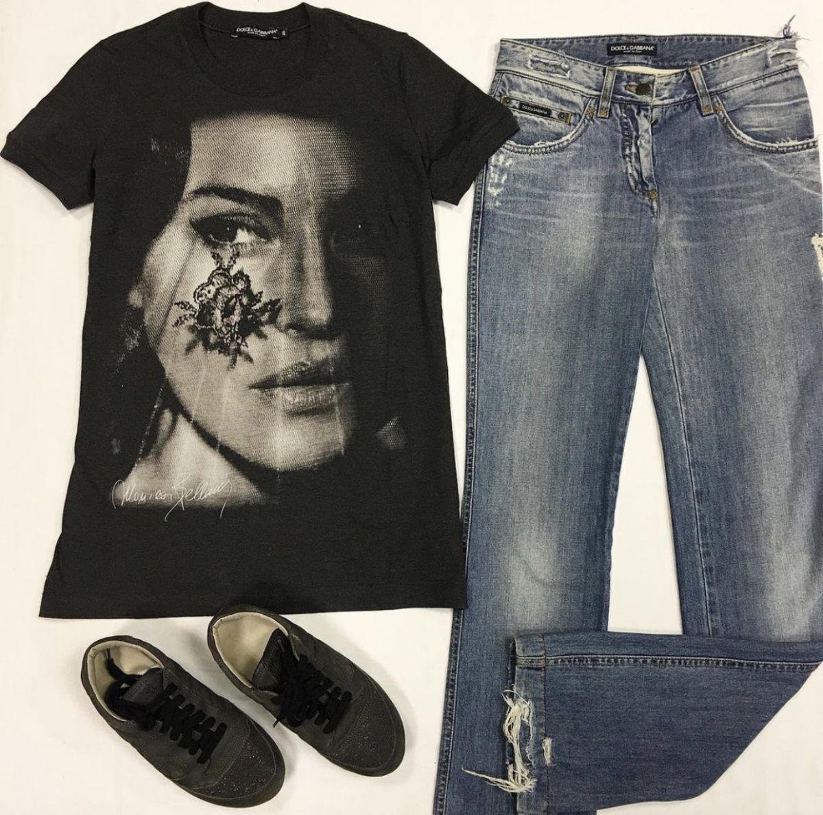 Футболка Dolce Gabbana размер 46 цена 7 693 руб Джинсы Dolce Gabbana размер 36 цена 4 616 руб Кроссовки Brunello Cuccinelli  размер 35 цена 13 847 руб