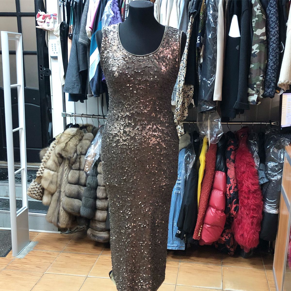 Платье/пайетки/ Donna Karan размер S цена 7 693 руб 