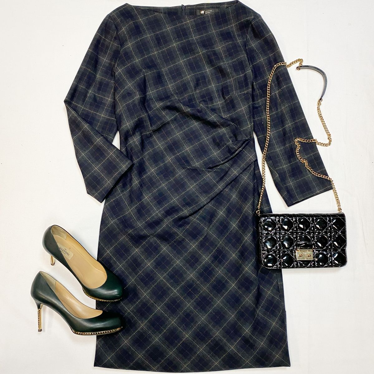Платье Weekend Max Mara размер 42 цена 12 308 руб Туфли Valentino размер 37 цена 15 385 руб Сумка Christian Dior