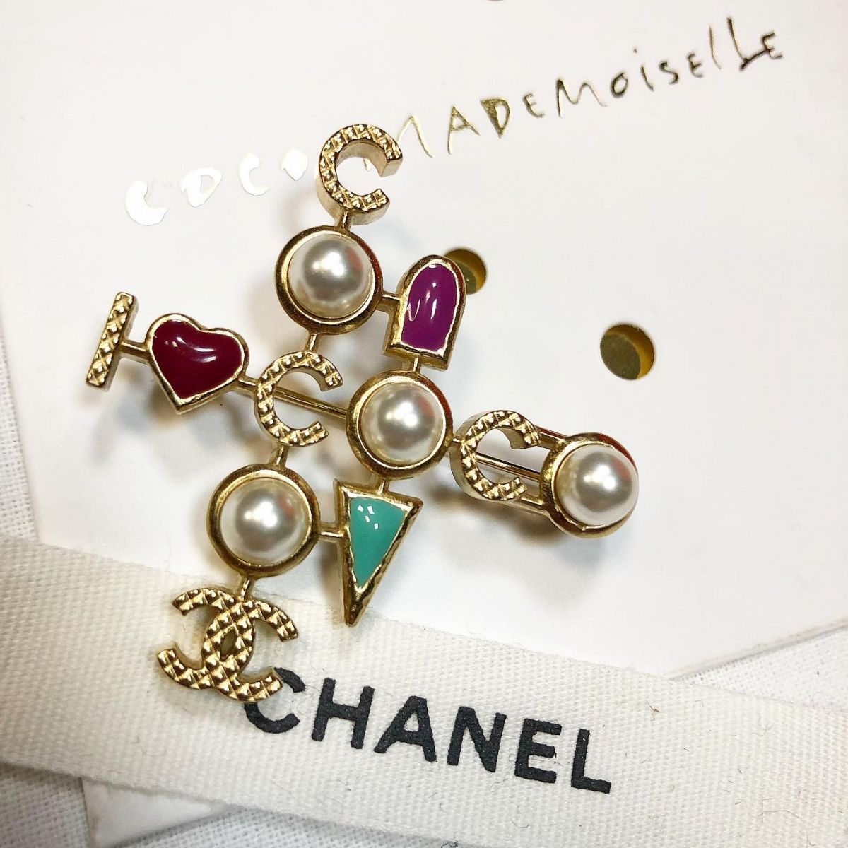 Брошка / эмаль / жемчуг / Chanel  цена 30 770 руб 