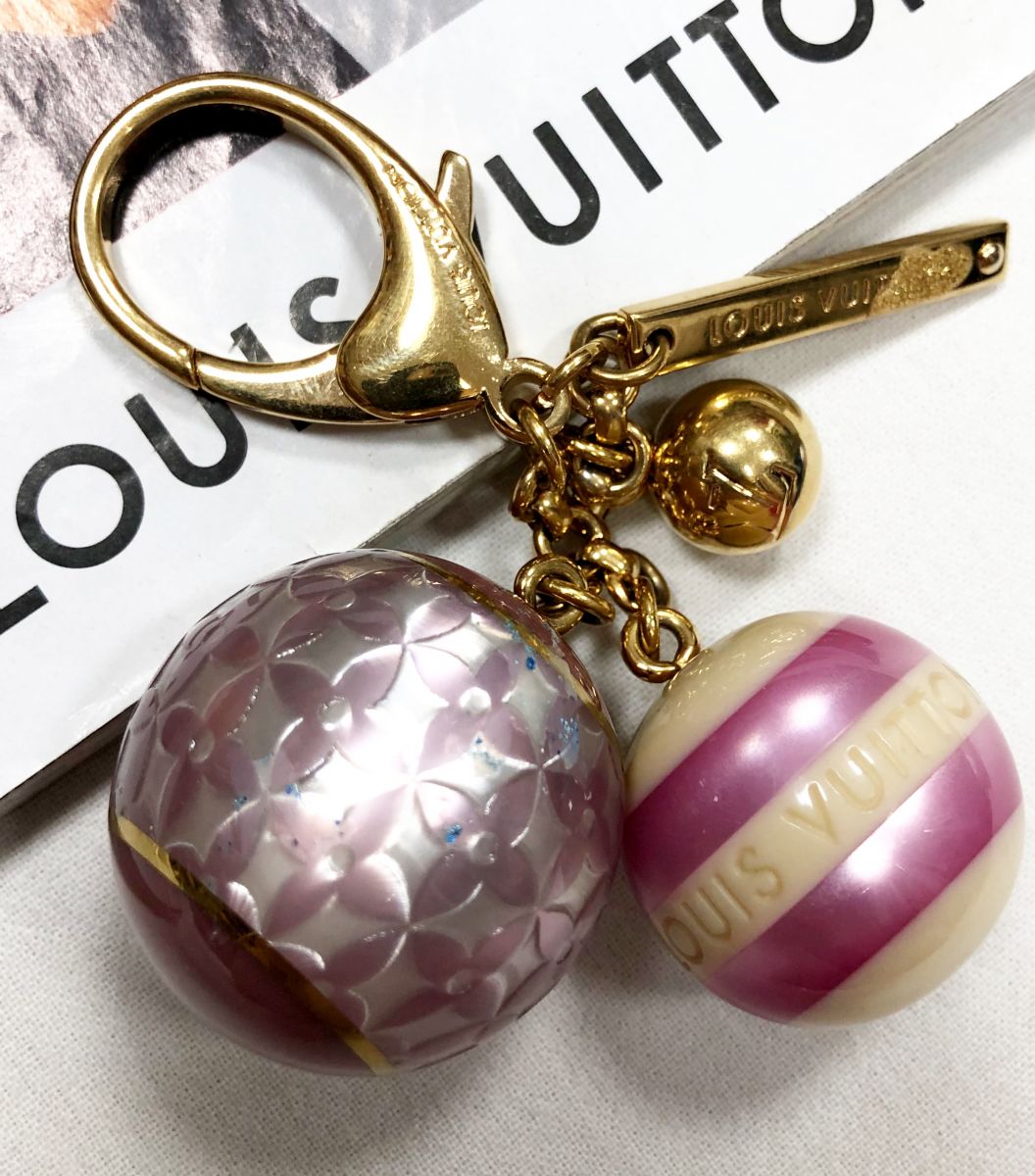 Брелок Louis Vuitton цена 10 959 руб 
