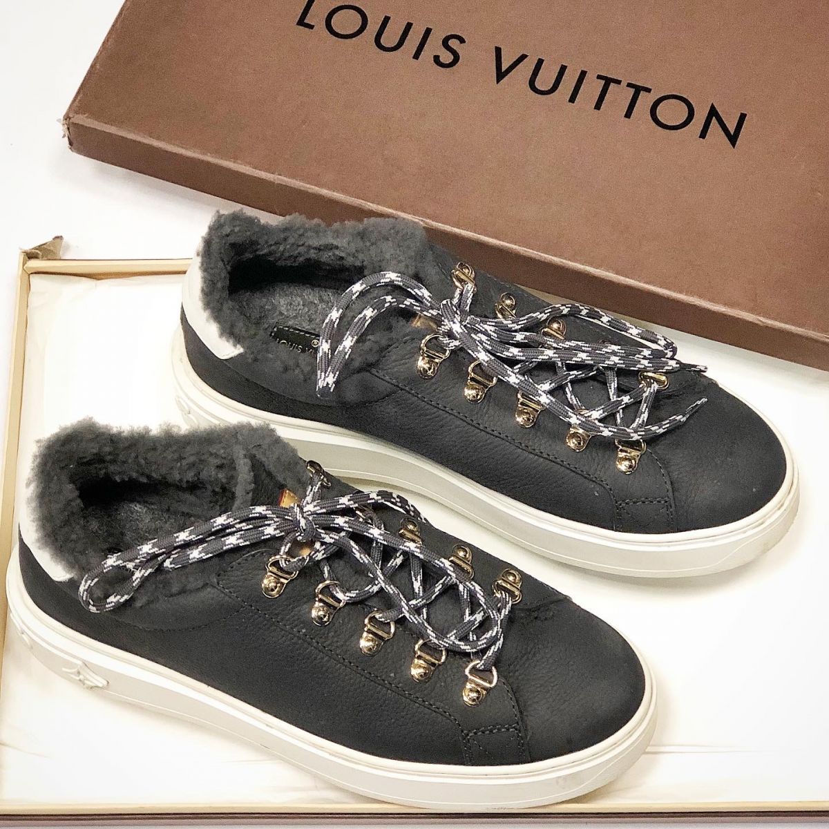 Кеды / на меху / Louis Vuitton  размер 37.5 цена 23 077 руб