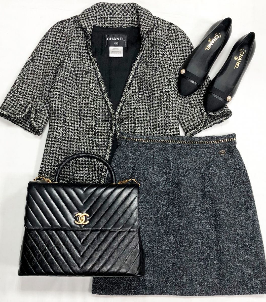  Жакет /твид/ Chanel размер 36 цена 62 620 руб
Юбка  Chanel размер 36 цена 39 138 руб
Туфли Chanel размер 37.5 цена 62 620 руб
Сумка Chanel