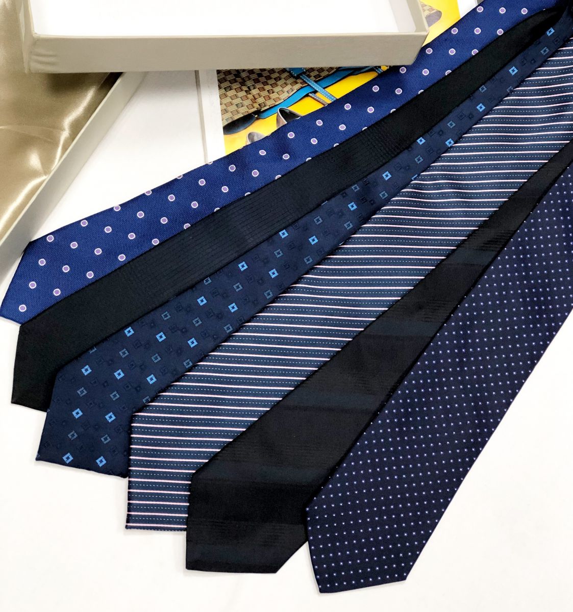 #mechtamen Галстуки Boss/Giorgio Armani/ цена от 783 руб до 3 131 руб 