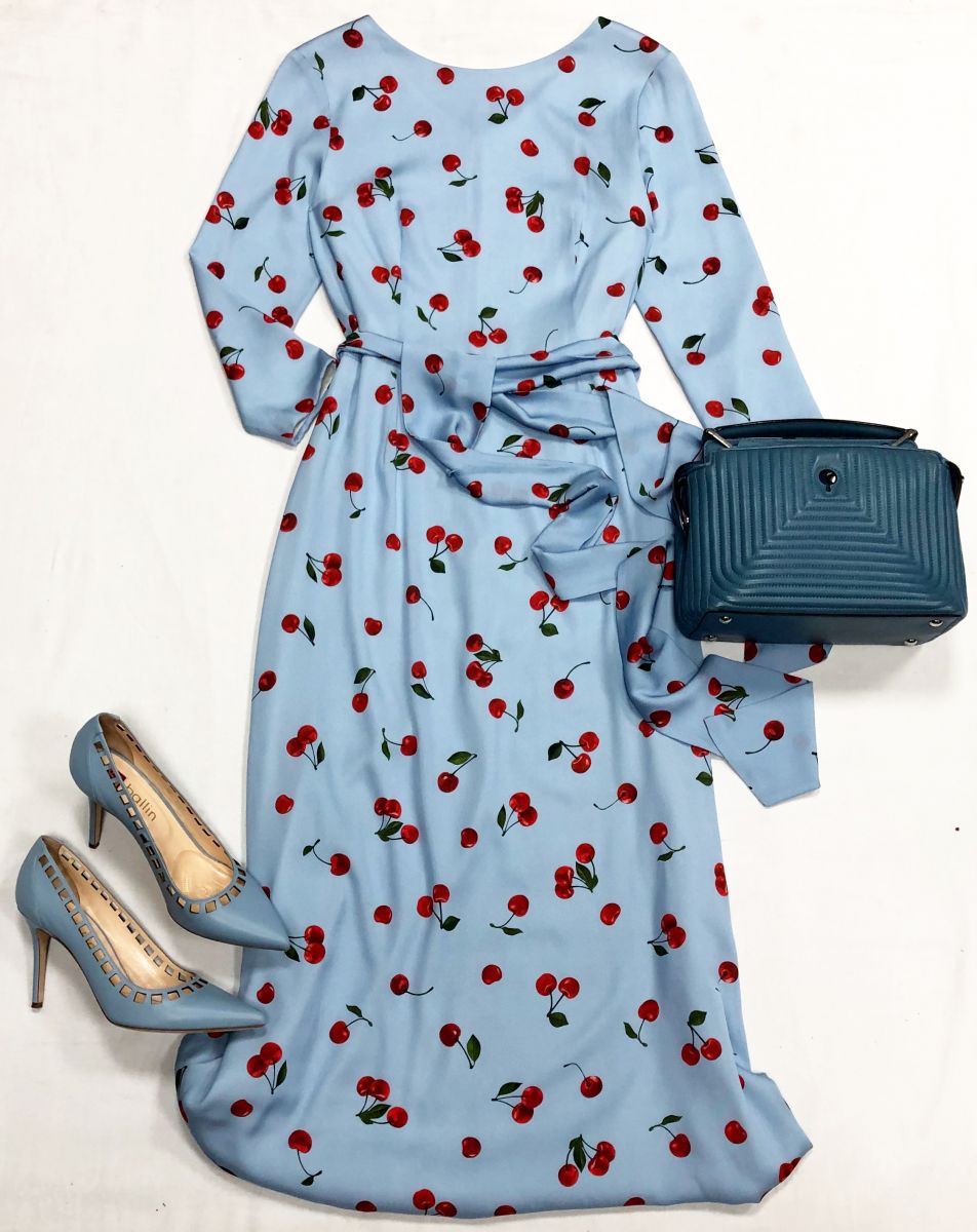 Платье размер 42 цена 4 697 рубТуфли Ballin размер 39 цена 9 393 рубСумка Fendi