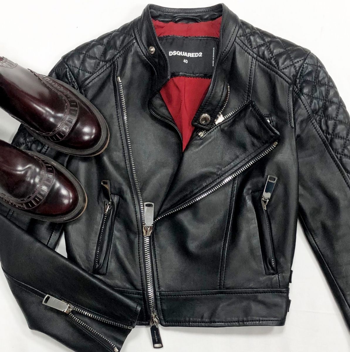 Куртка /кожа/ Dsquared размер 40 цена 23 078 рубБотинки Tods размер 39.5 цена 15 385 руб