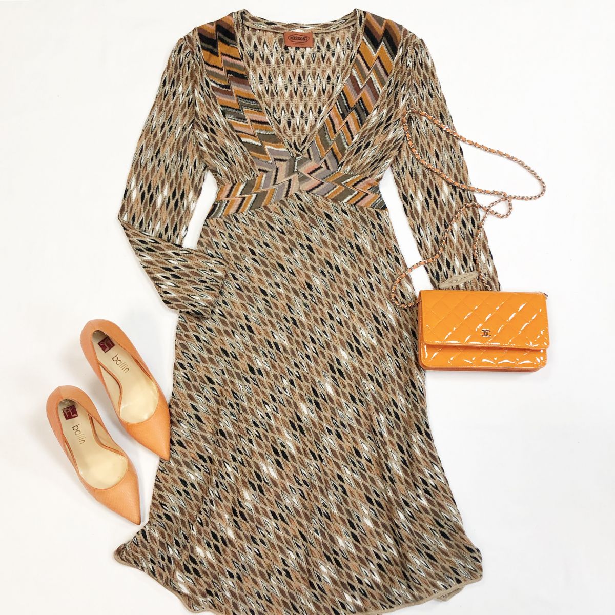 Платье Missoni размер 40 цена 15 385 рубТуфли Ballin размер 37 цена 4 616 руб Сумка Chanel