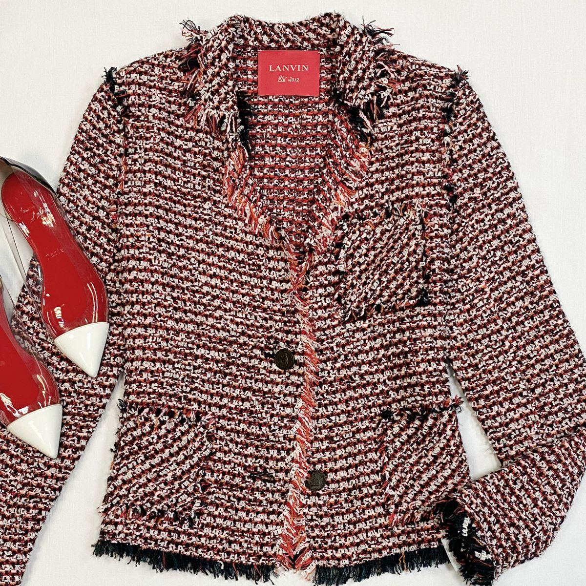 Жакет Lanvin размер 36 цена 15 385 руб Балетки Louboutin размер 36 цена 15 385 руб