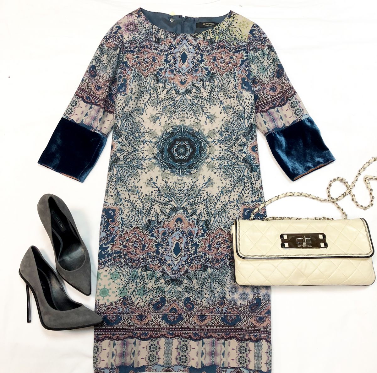 Платье ETRO размер 40 цена 10 770 руб
Туфли CASADEI размер 38 цена 23 078 руб 
Сумка Chanel