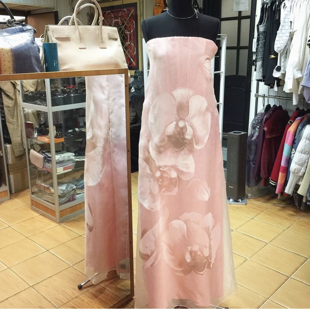 Платье Fendi цена 76 925 руб 