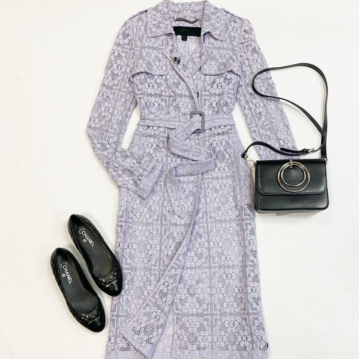 Тренч Burberry размер 40 цена 15 385 рубБалетки Chanel размер 39.5 цена 23 078 рубСумка Ermanno Scervino