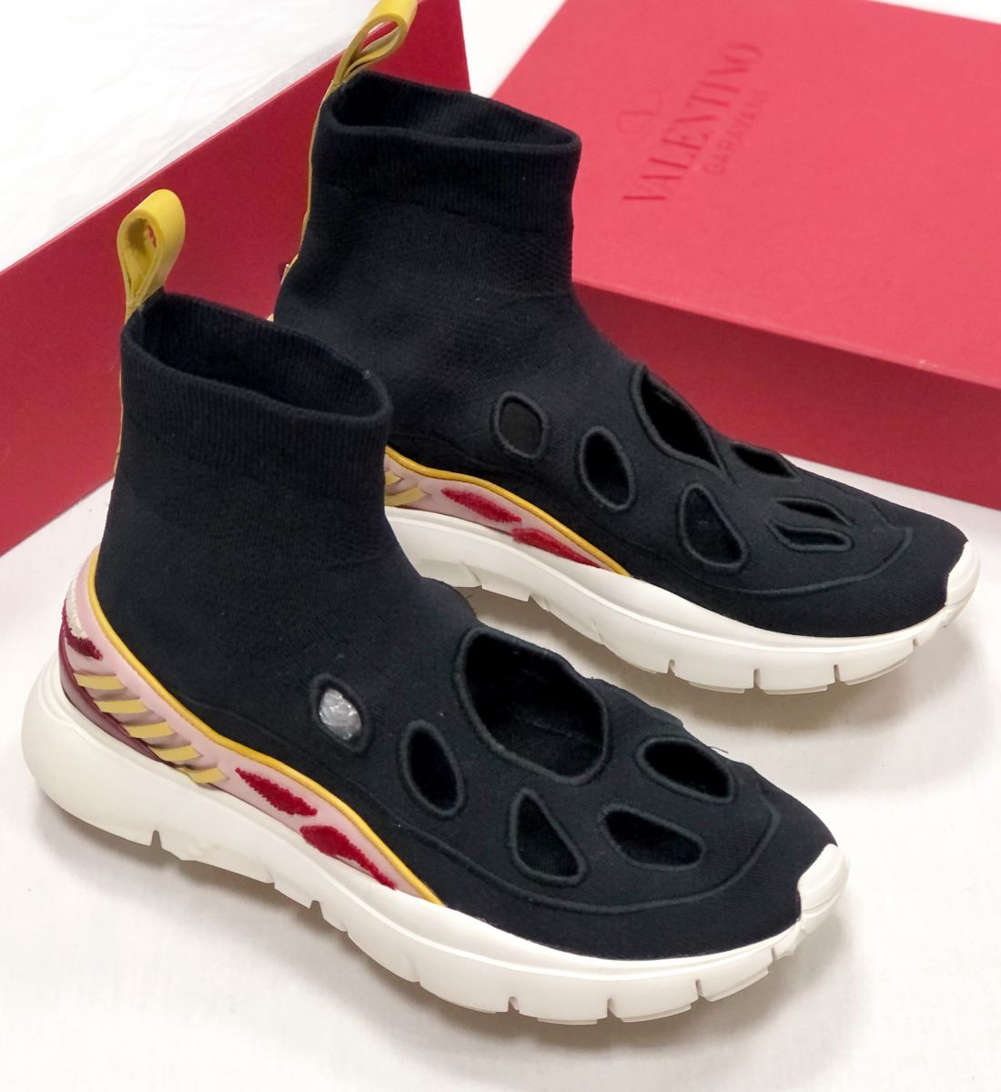 Кроссовки Valentino размер 37.5 цена 7 828 руб