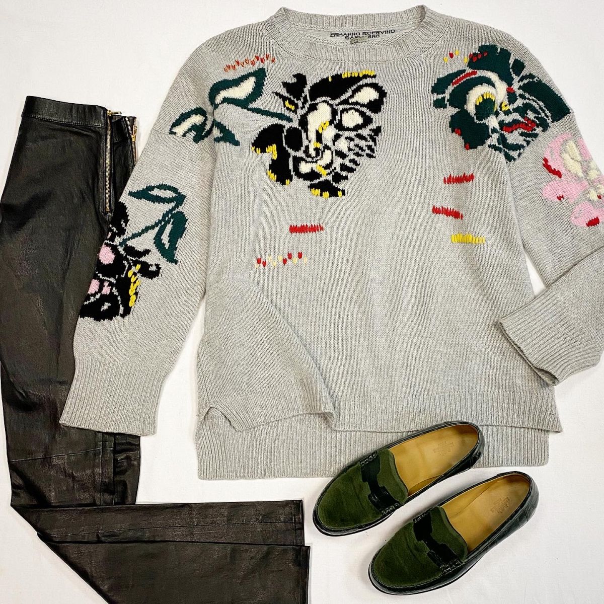 Брюки / кожа / GUCCI  размер 36 цена 23 078 рубСвитер / кашемир / ERMANNO SCERVINO  размер 48 цена 18 463 руб Лоферы / крокодил / мех норки / Hermès  размер 38 цена 61 540 руб