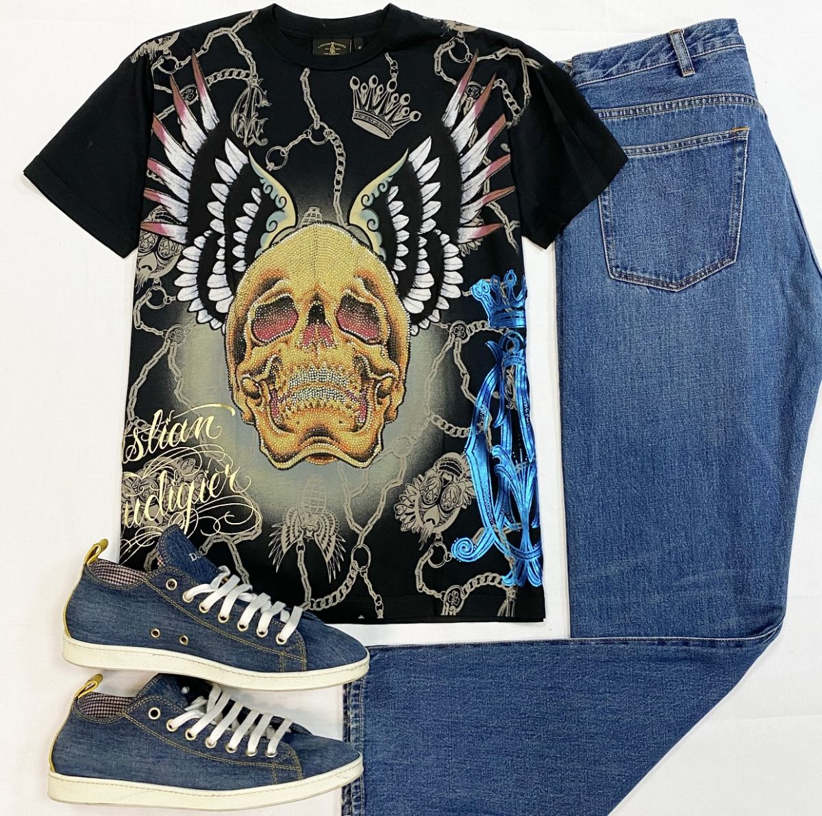 Футболка Christian Audigier размер S цена 7 693 рубДжинсы Paul Smith размер 33 цена 6 154 рубКеды Dsquared размер 44 цена 9 231 руб