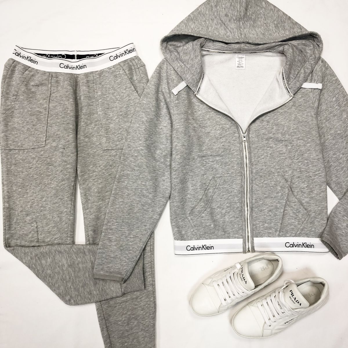 Костюм / толстовка + брюки / Calvin Klein  размер S цена 7 693 руб Кеды Prada размер 35.5 цена 30 770 руб