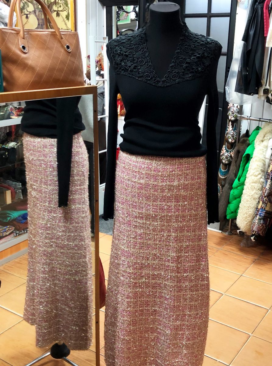 Кофта / шитье/ размер 4 цена 4 697 руб
Юбка /люрекс/ размер M цена 4 697 руб