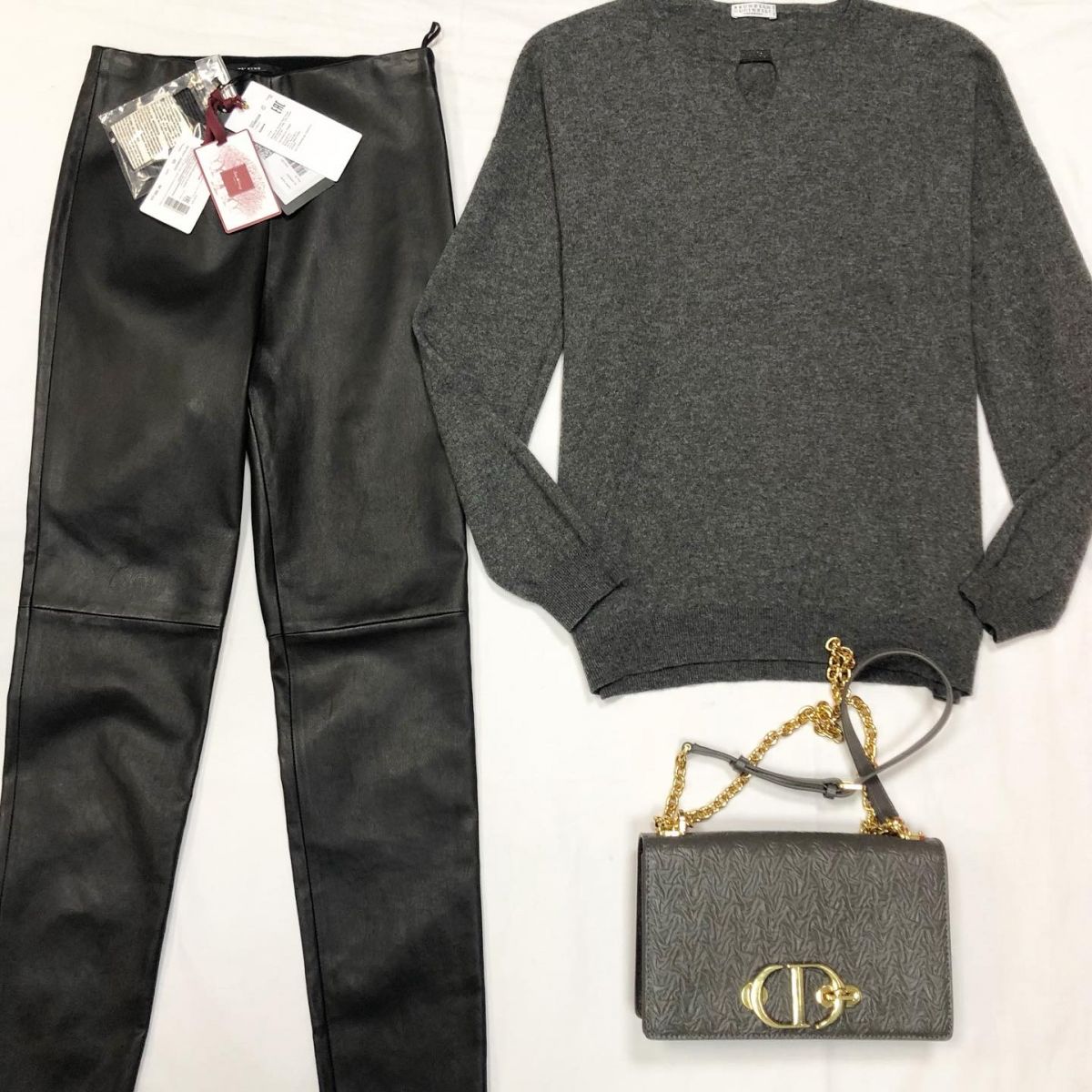 Свитер Brunello Cucinelli размер XL цена 6 154 руб Брюки /кожа/ Weekend размер 40 цена 27 693 руб /с ценником/
