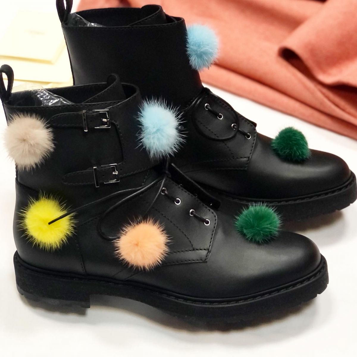 Ботинки Fendi размер 41.5 цена 30 770 руб 