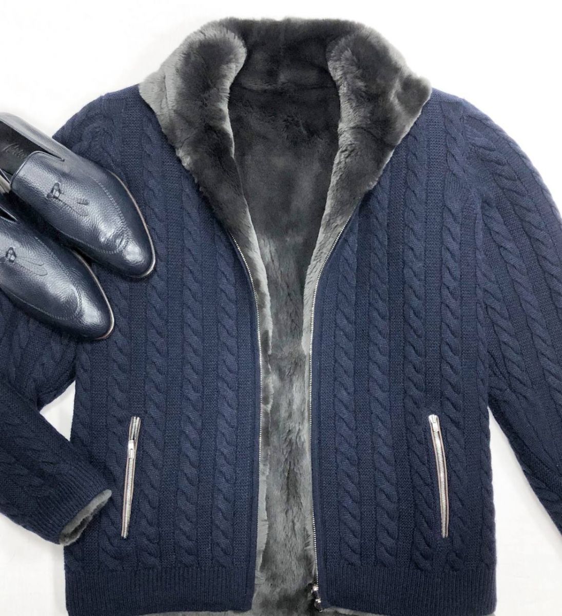 #mechtamen Кардиган/ двухсторонний/ N peal размер S цена 156 550 руб
Лоферы Brioni размер 39 цена 31 310 руб