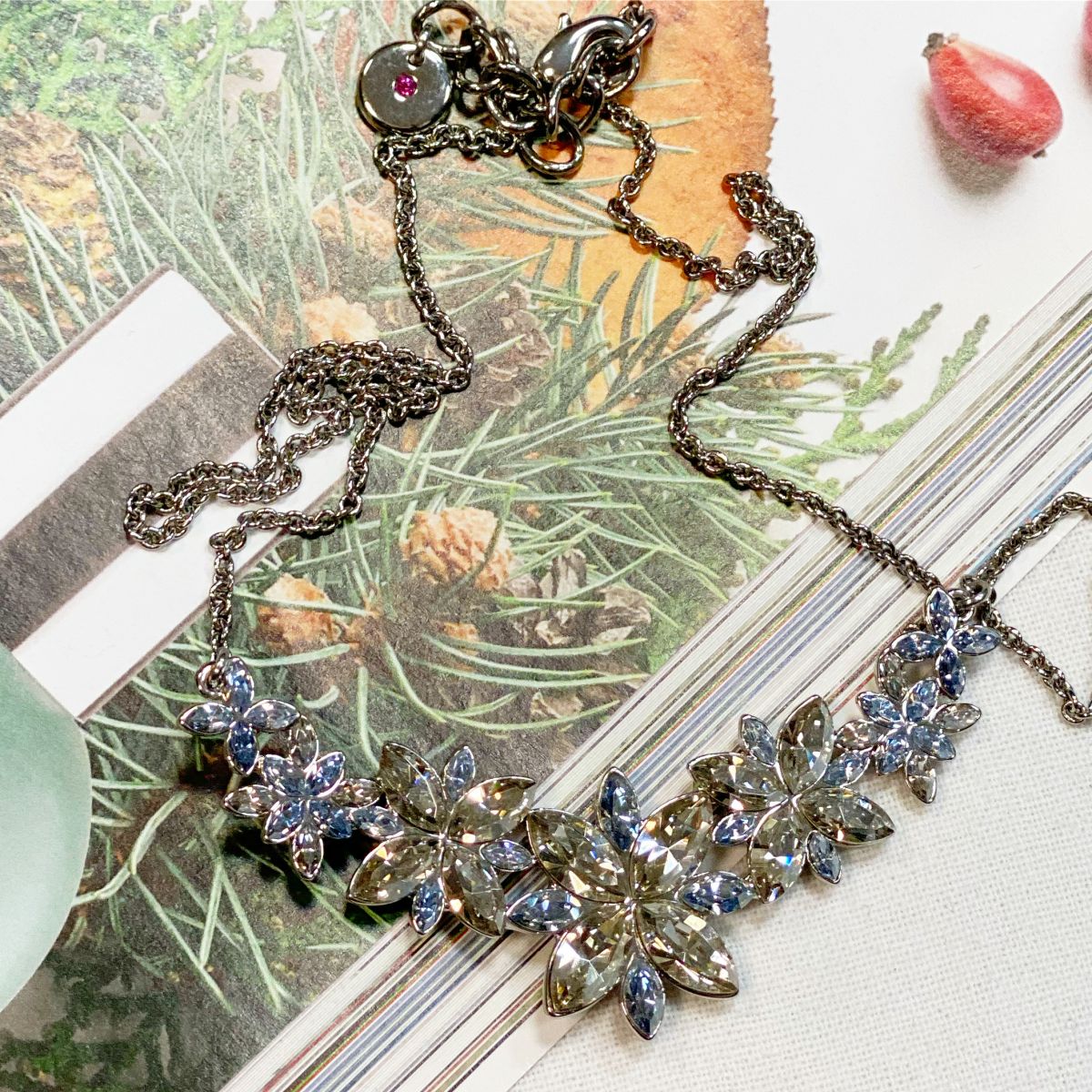 Колье/камни Swarovski цена 2 308 руб 