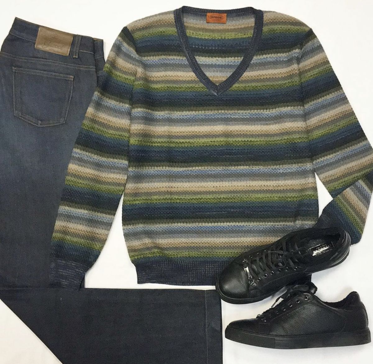 Кофта MISSONI размер 48 цена 6 154 руб Джинсы GUCCI размер 48 цена 7 693 руб Кеды / на меху / RICHMOND размер 45 цена 6 154 руб