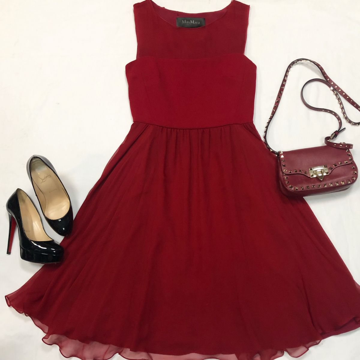 Платье /шёлк/шифон/ Max Mara размер 38/42 цена 7 693 руб Туфли Louboutin размер 35.5 цена 9 231 руб Сумка Valentino