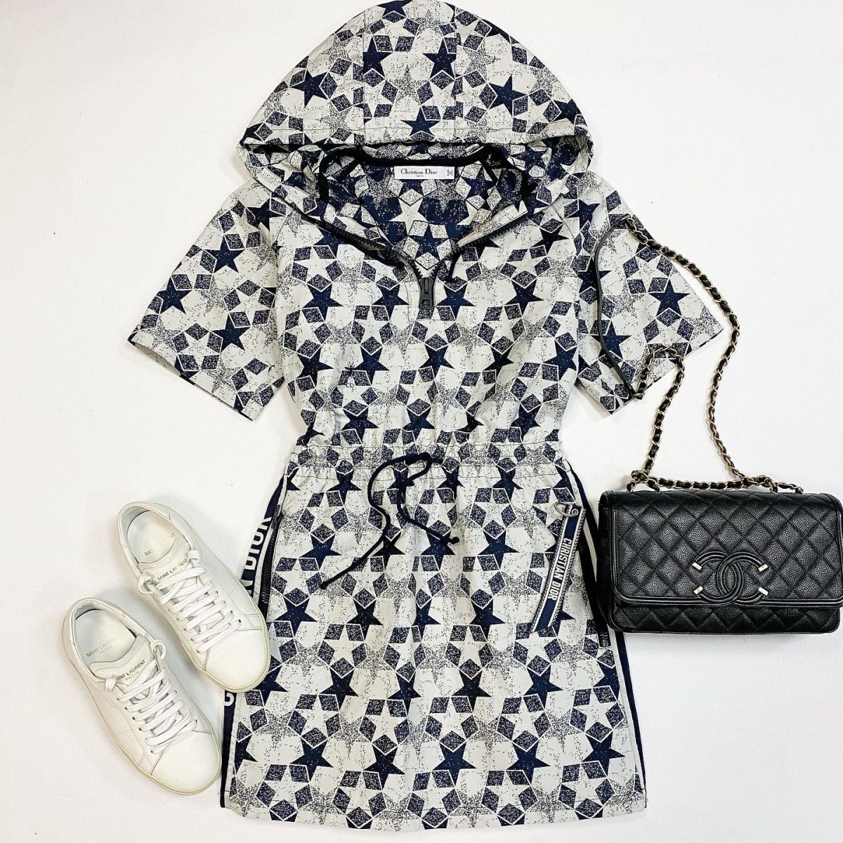Платье Christian Dior размер 36 цена 76 925 рубКеды Saint Laurent размер 36.5 цена 23 078 рубСумка Chanel