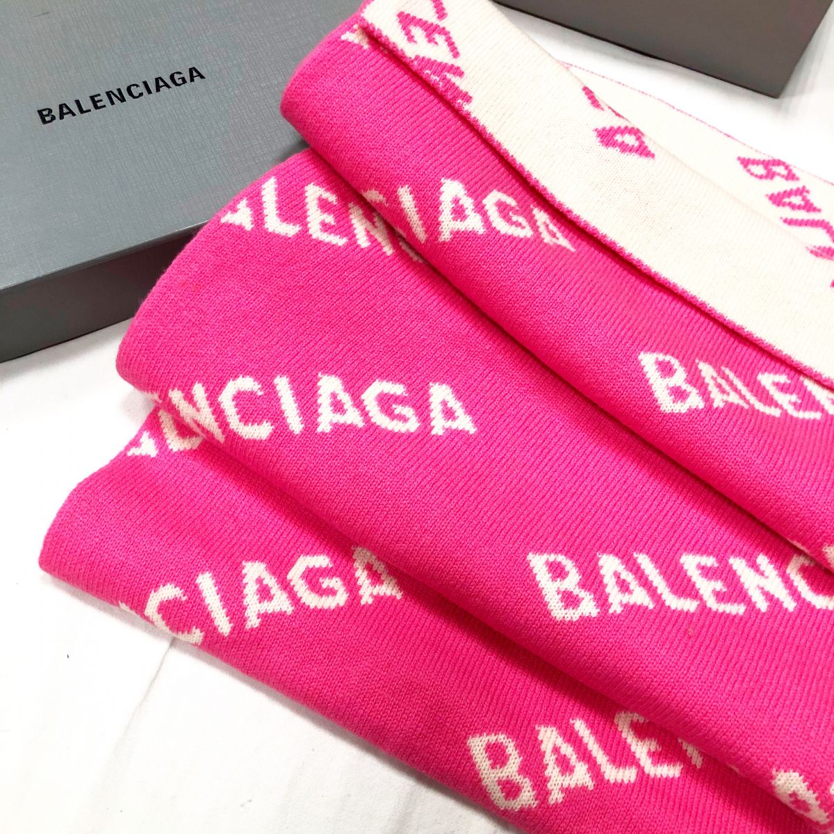 Шарф BALENCIAGA цена 15 655 руб