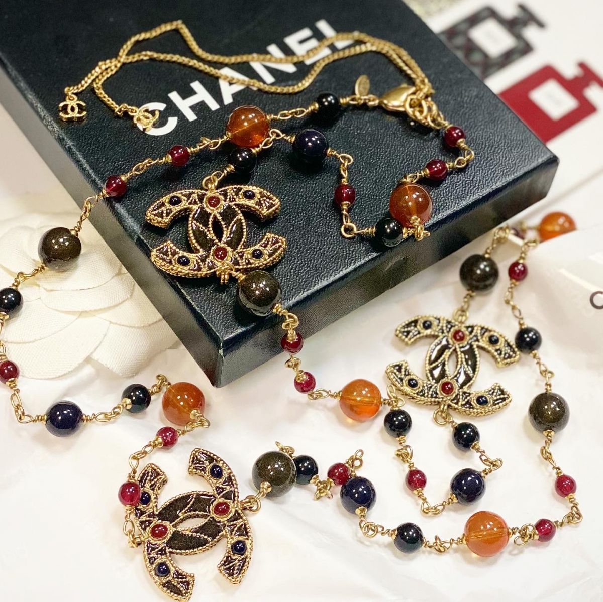 Бусы Chanel цена 76 925 руб 