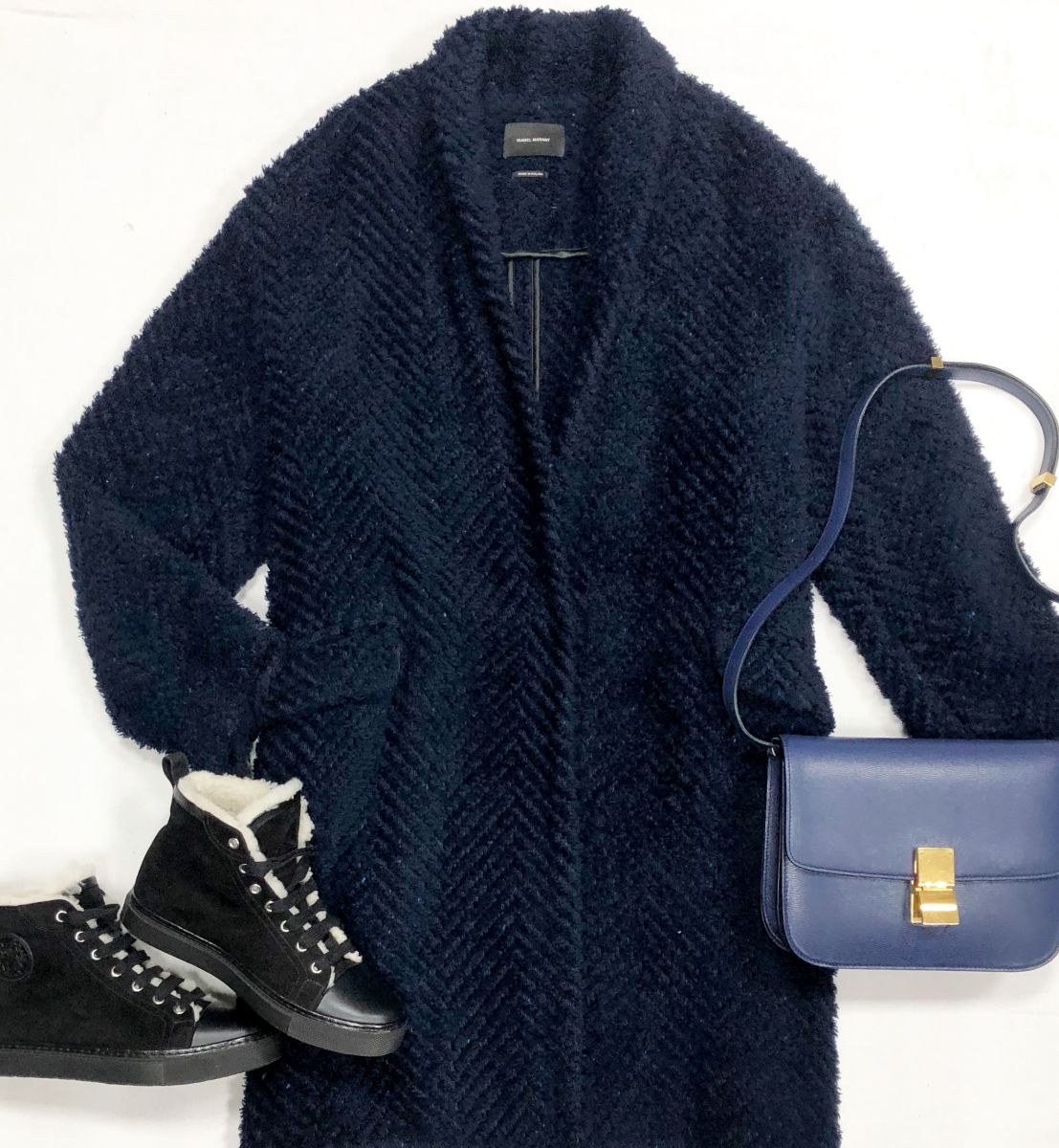 Пальто Isabel Marant размер 40 цена 23 483 руб
Кеды Hermes размер 37 цена 62 620
Руб
Сумка Celine