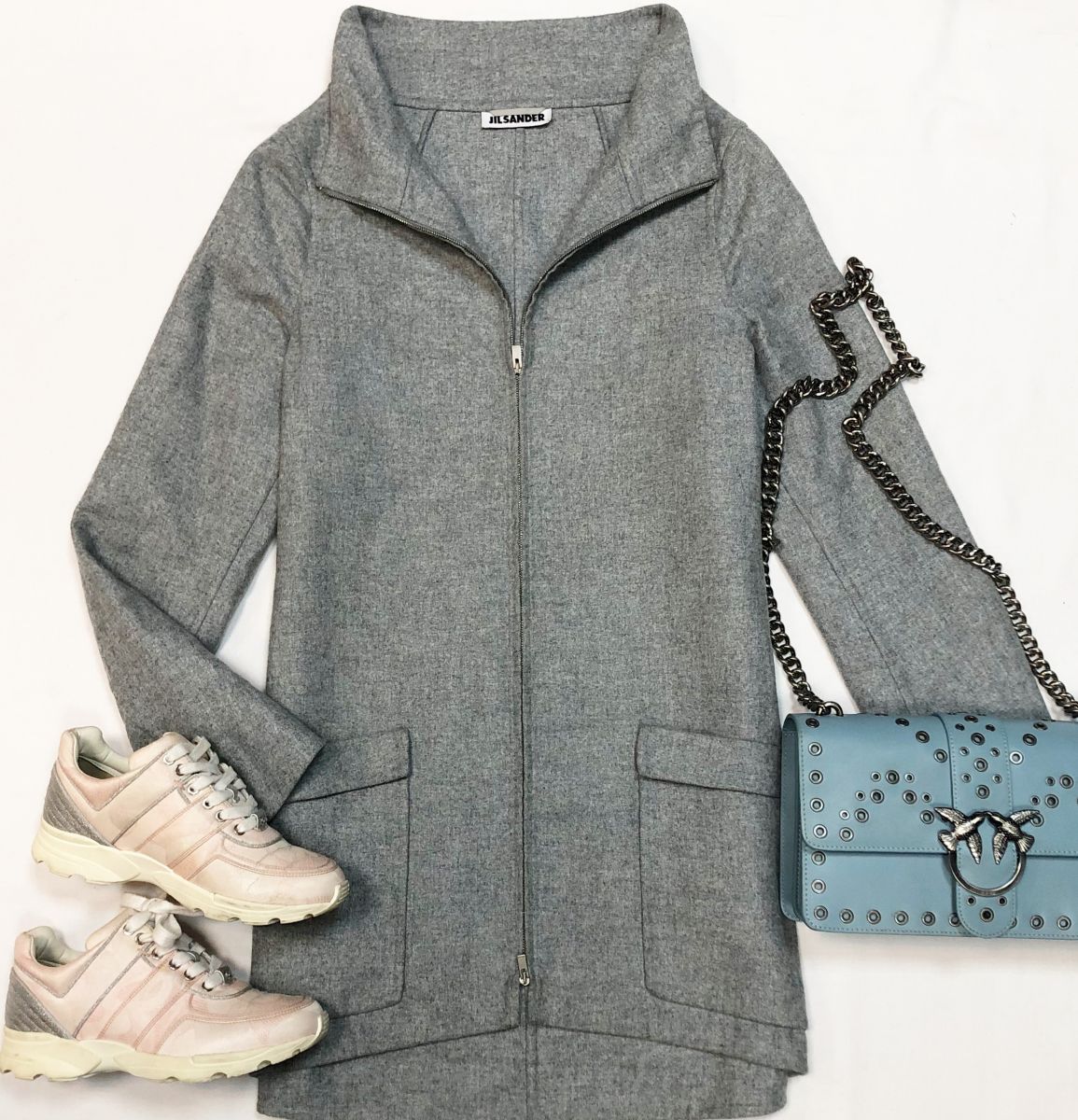 Пальто Jil Sander размер 34 цена 12 308 руб
Кроссовки Chanel размер 36 цена 12 308 руб
Сумка Pinko