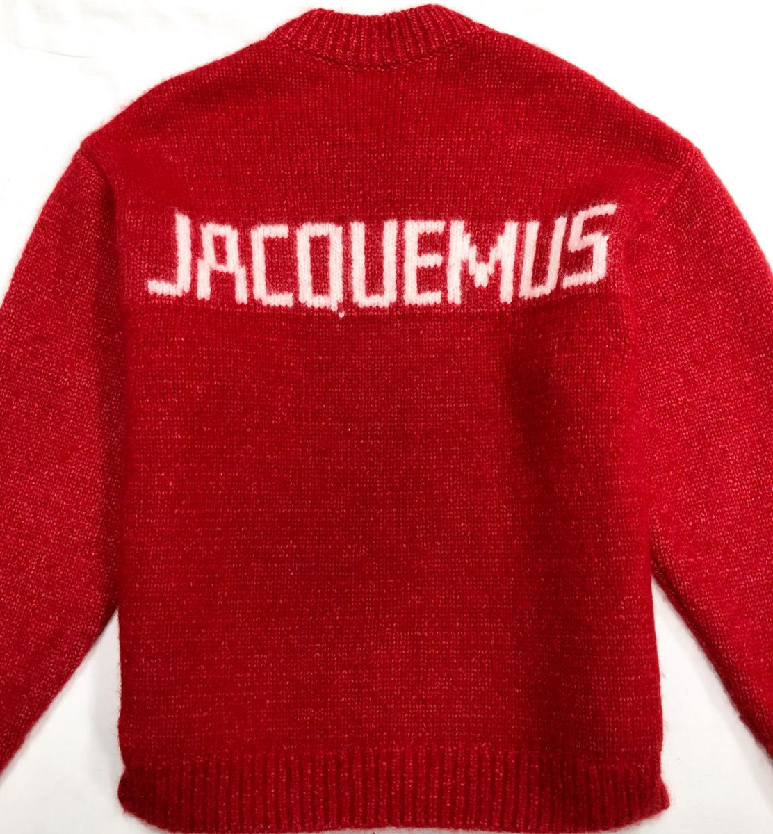 Свитер Jacquemus размер S цена 18 786 рубКеды размер 37 цена 31 310 руб